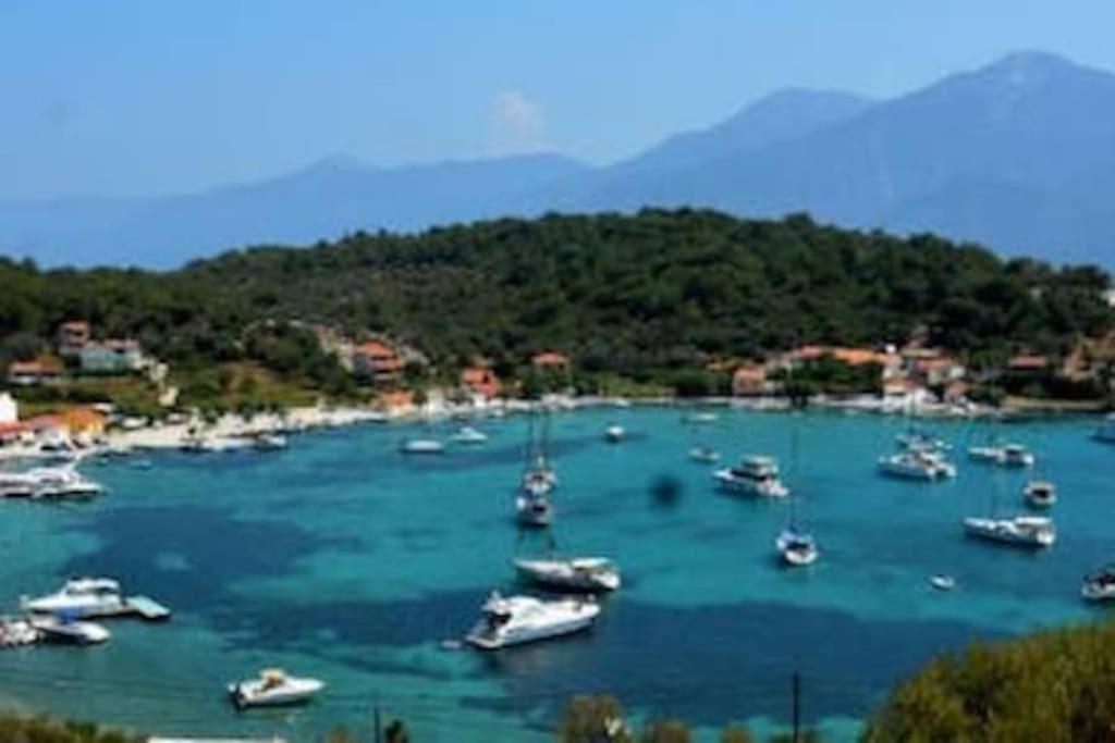 Patra's Kleopatra And Komissa * Poseidonion